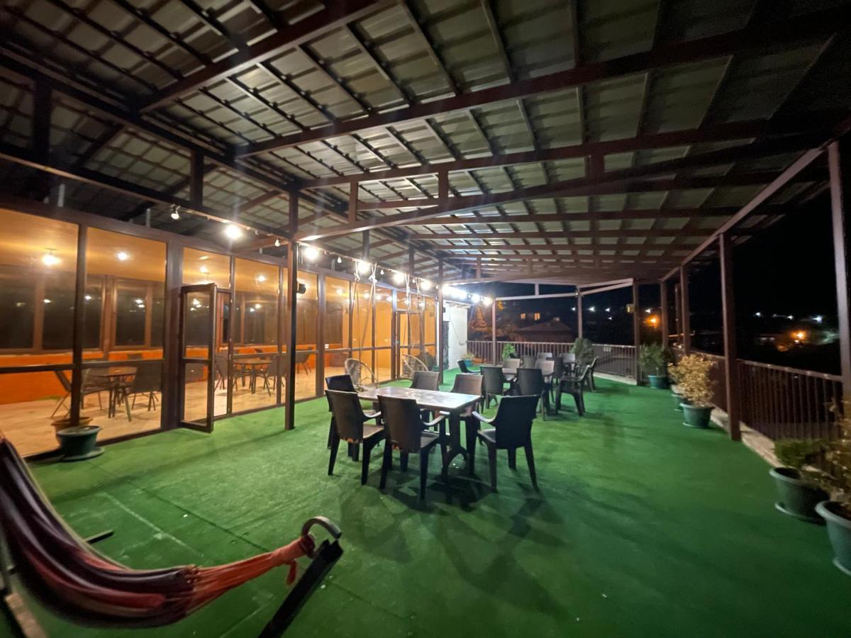 Guest House Royal Comfort With Terrace Kutaissi Exterior foto